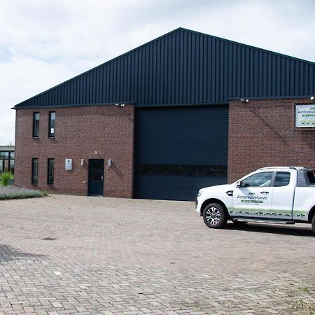 Antonius Hoeve Oudenbosch Luaran gambar