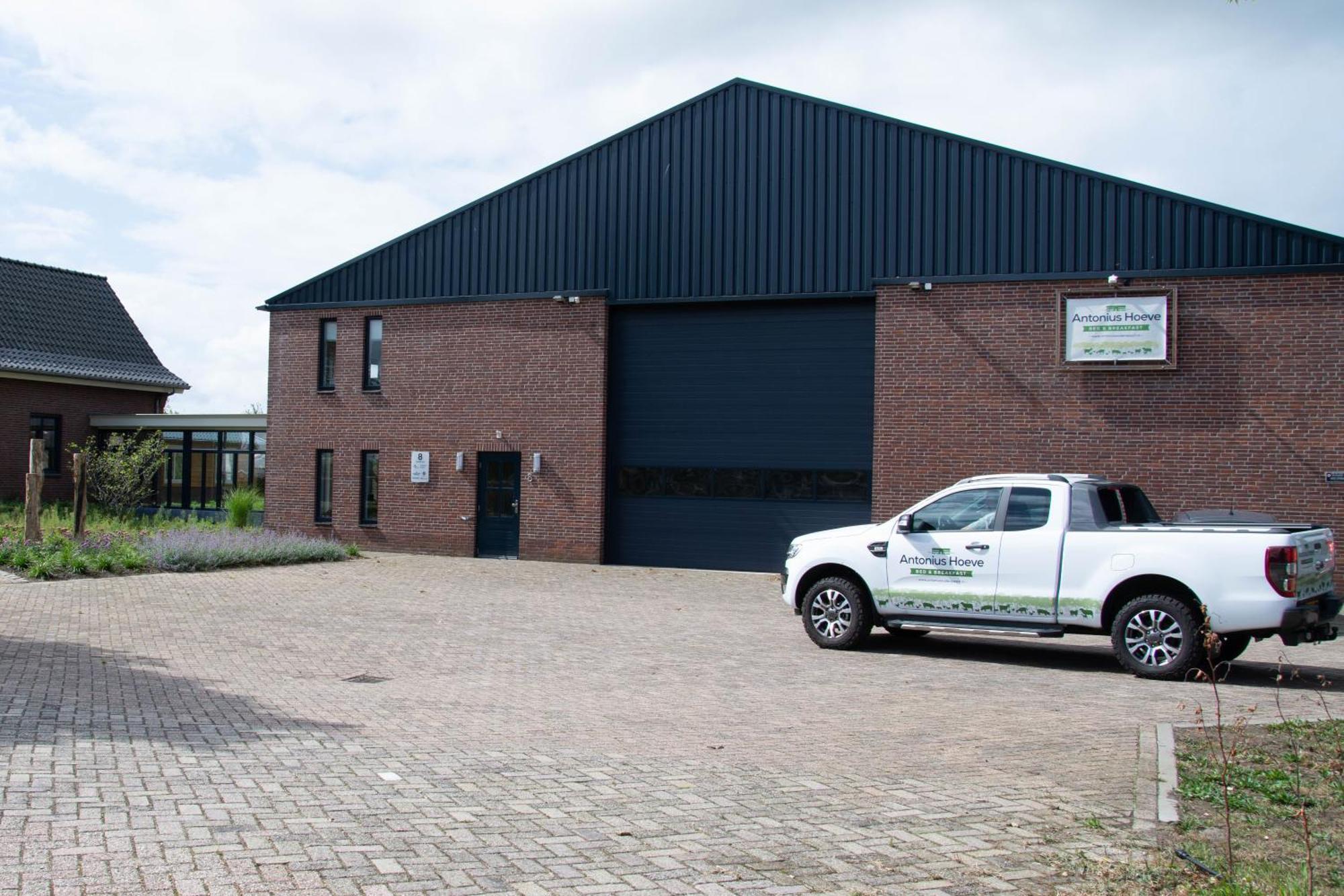 Antonius Hoeve Oudenbosch Luaran gambar
